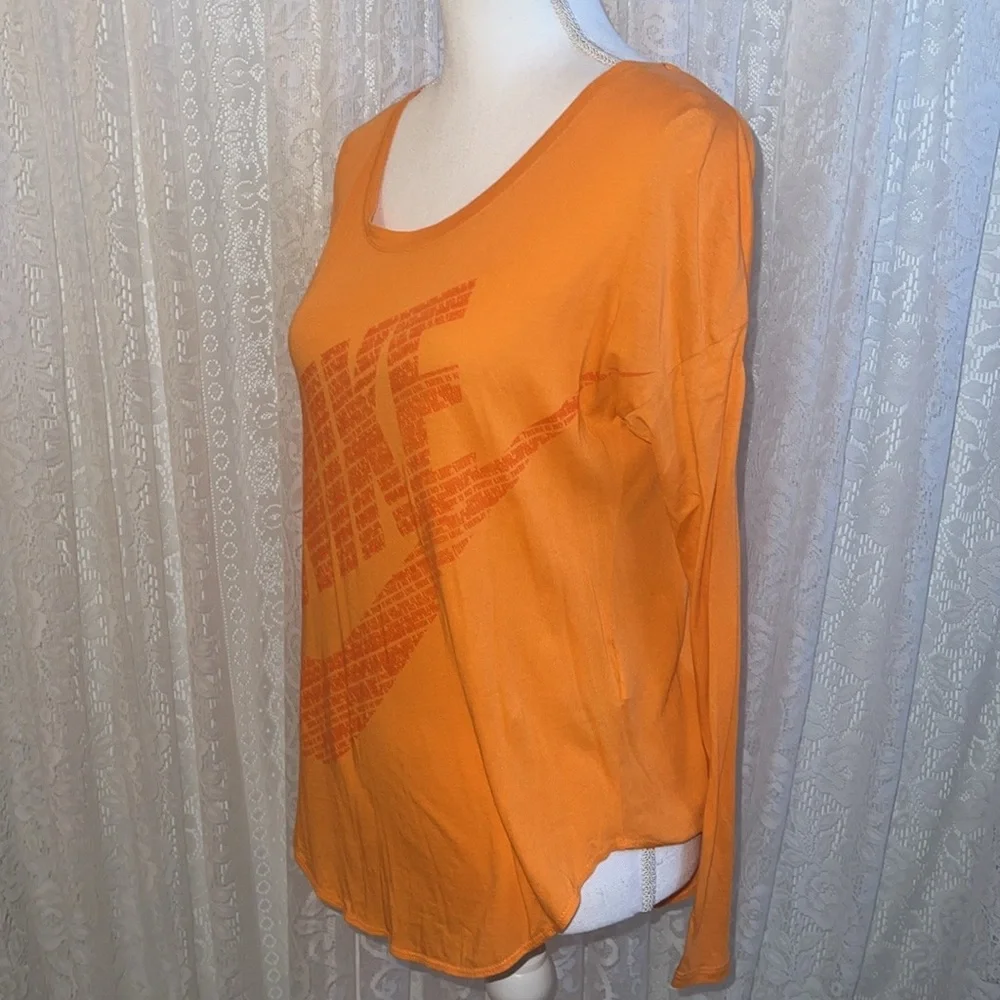 NIKE Shirt
